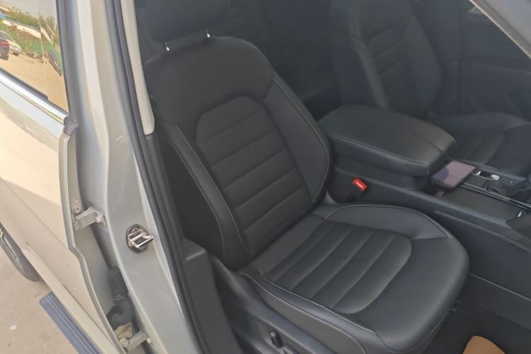 Used Volkswagen Teramont 2017 330TSI Two-Wheel-Drive Luxury Edition Right Front Seat