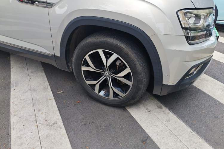 Used Volkswagen Teramont 2017 380TSI Four-Wheel Drive Luxury Edition Right Front Wheel Hub
