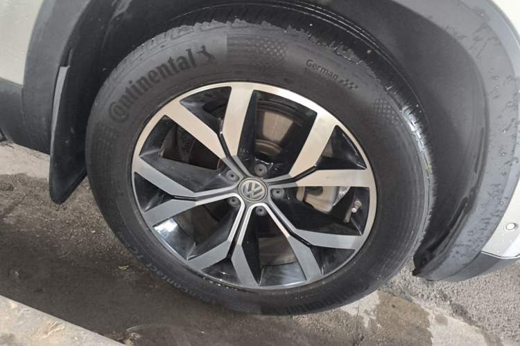 Used Volkswagen Teramont 2017 380TSI Four-Wheel Drive Luxury Edition Right Front Wheel Hub
