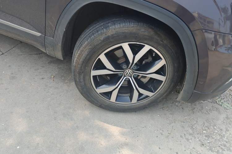 Used Volkswagen Teramont 2017 380TSI Four-Wheel Drive Luxury Edition Right Front Wheel Hub