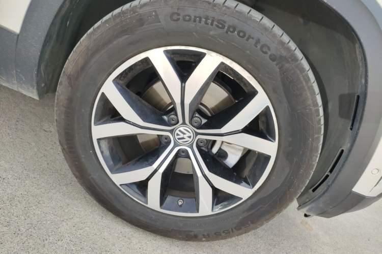 Used Volkswagen Teramont 2017 380TSI Four-Wheel Drive Luxury Edition Right Front Wheel Hub