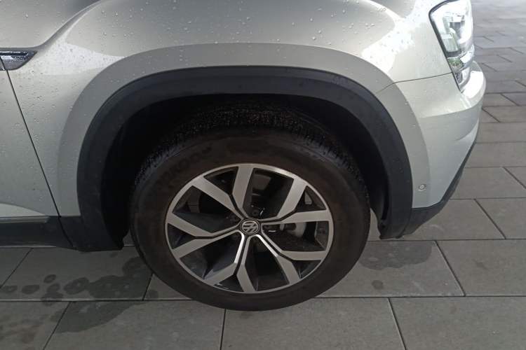Used Volkswagen Teramont 2017 380TSI Four-Wheel Drive Luxury Edition Right Front Wheel Hub