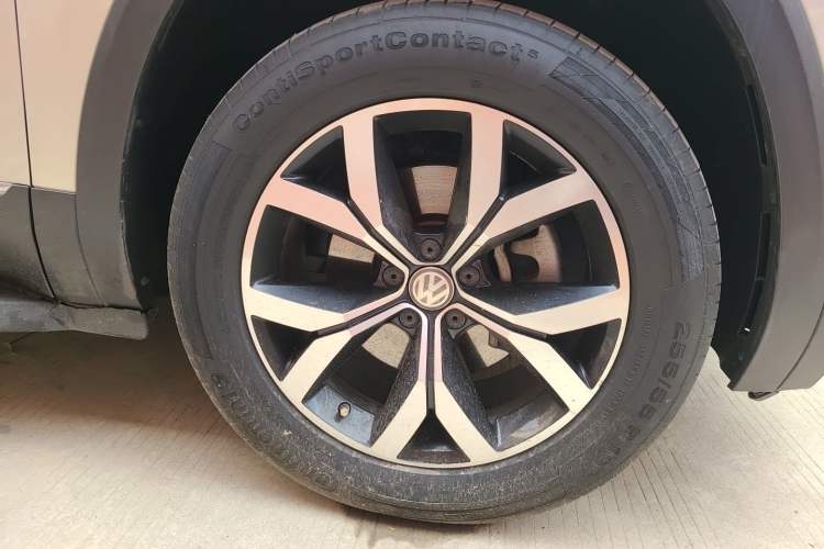 Used Volkswagen Teramont 2017 380TSI Four-Wheel Drive Luxury Edition Right Front Wheel Hub