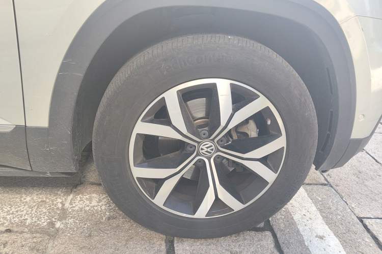Used Volkswagen Teramont 2017 380TSI Four-Wheel Drive Luxury Edition Right Front Wheel Hub