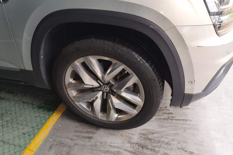 Used Volkswagen Teramont 2017 380TSI Four-Wheel Drive Flagship Edition Right Front Wheel Hub