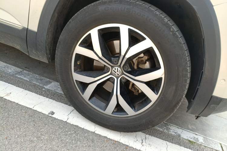 Used Volkswagen Teramont 2017 380TSI Four-Wheel Drive Luxury Edition Right Front Wheel Hub