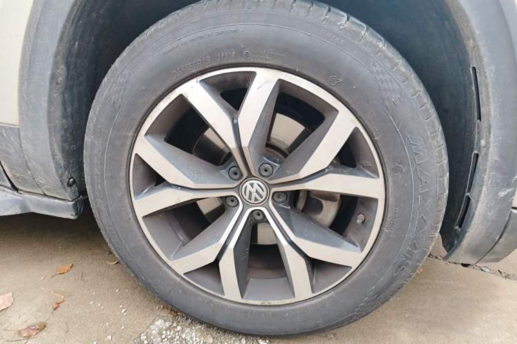 Used Volkswagen Teramont 2017 380TSI Four-Wheel Drive Luxury Edition Right Front Wheel Hub