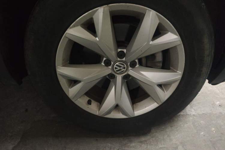 Used Volkswagen Teramont 2017 380TSI Four-Wheel Drive Comfort Edition Right Front Wheel Hub