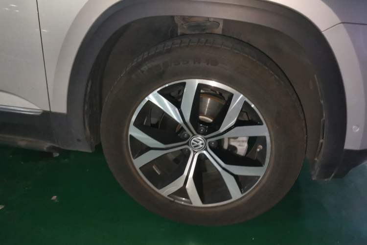 Used Volkswagen Teramont 2017 380TSI Four-Wheel Drive Luxury Edition Right Front Wheel Hub
