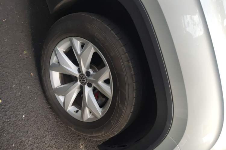 Used Volkswagen Teramont 2017 380TSI Four-Wheel Drive Comfort Edition Right Front Wheel Hub