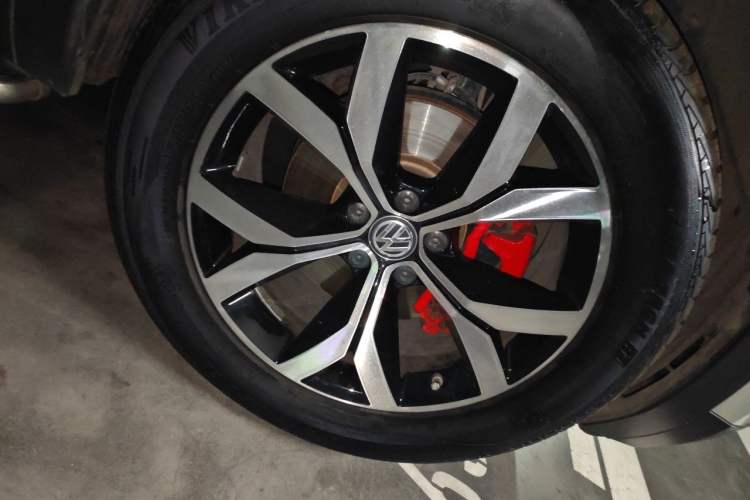 Used Volkswagen Teramont 2017 380TSI Four-Wheel Drive Luxury Edition Right Front Wheel Hub