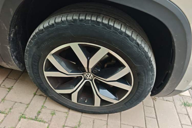 Used Volkswagen Teramont 2017 380TSI Four-Wheel Drive Luxury Edition Right Front Wheel Hub