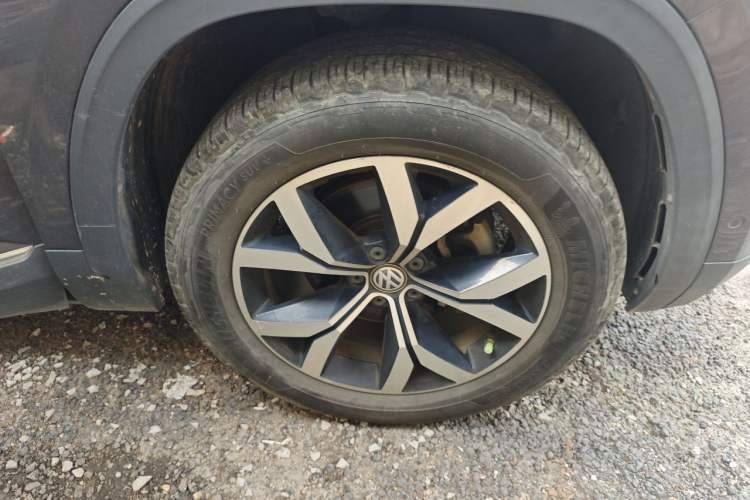 Used Volkswagen Teramont 2017 330TSI Two-Wheel-Drive Luxury Edition Right Front Wheel Hub