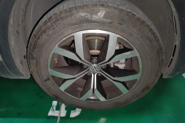 Used Volkswagen Teramont 2017 380TSI Four-Wheel Drive Luxury Edition Right Front Wheel Hub