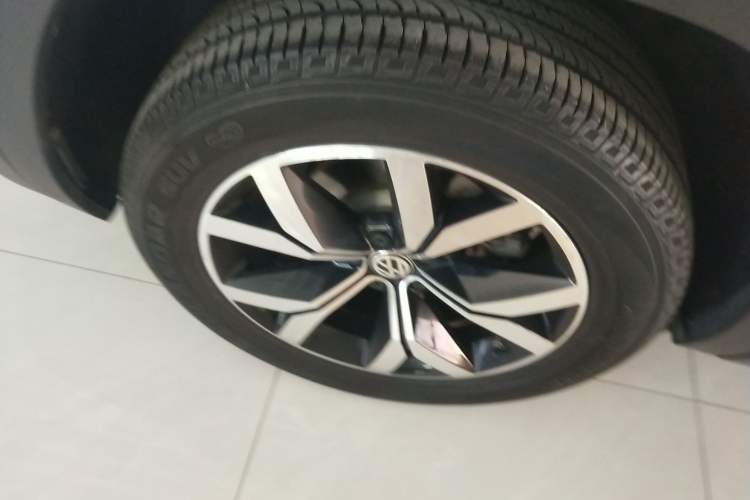 Used Volkswagen Teramont 2017 380TSI Four-Wheel Drive Luxury Edition Right Rear Wheel Hub