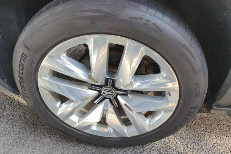 Used Volkswagen Teramont 2017 530 V6 Four-Wheel Drive Supreme Flagship Edition Right Rear Wheel Hub