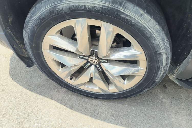 Used Volkswagen Teramont 2017 380TSI Four-Wheel Drive Flagship Edition Right Rear Wheel Hub