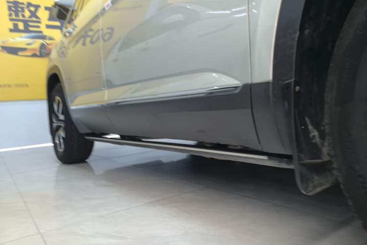 Used Volkswagen Teramont 2017 380TSI Four-Wheel Drive Luxury Edition Right Side Sill