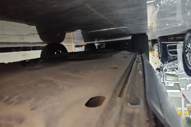 Used Volkswagen Teramont 2017 530 V6 Four-Wheel Drive Luxury Edition Right Side Sill