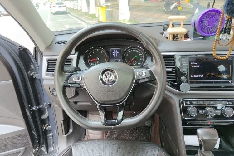 Used Volkswagen Teramont 2017 330TSI Two-Wheel-Drive Luxury Edition Steering Wheel