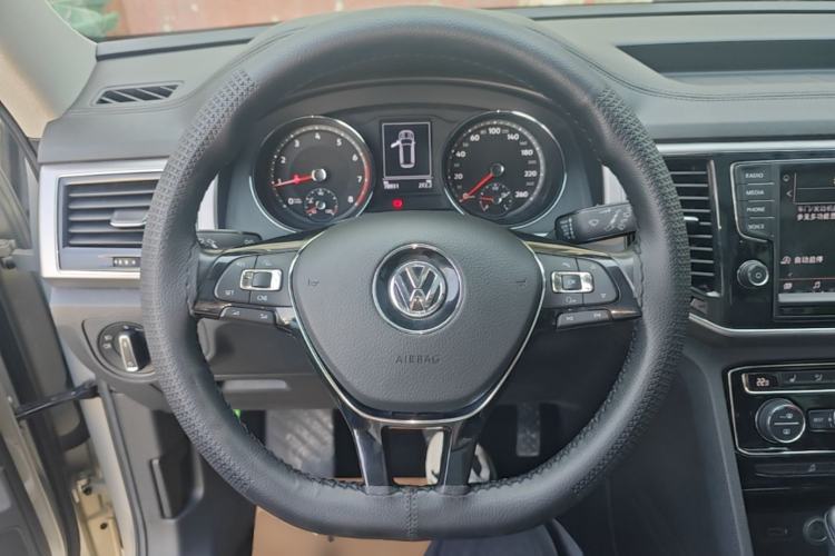 Used Volkswagen Teramont 2017 330TSI Two-Wheel-Drive Luxury Edition Steering Wheel