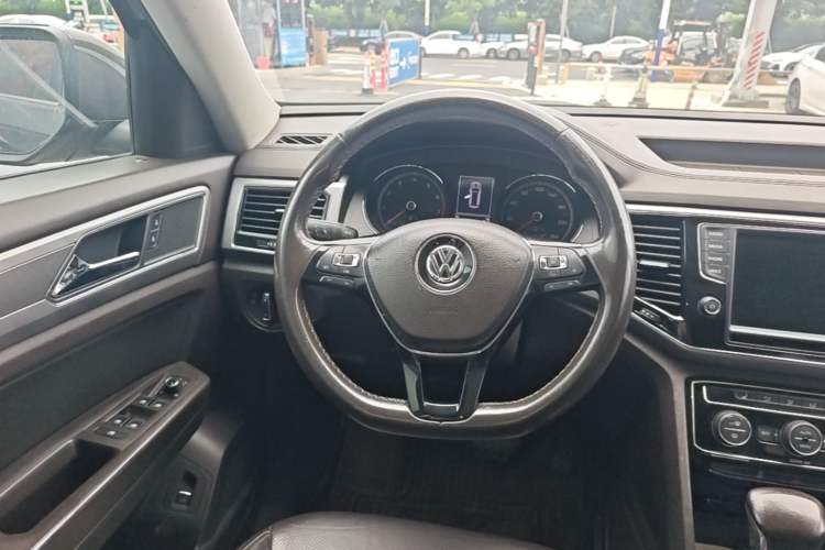 Used Volkswagen Teramont 2017 530 V6 Four-Wheel Drive Luxury Edition Steering Wheel
