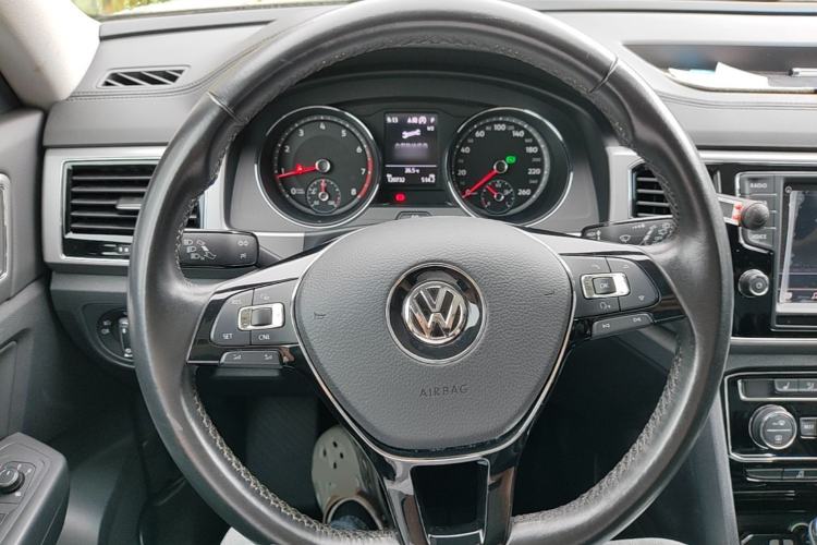 Used Volkswagen Teramont 2017 330TSI Two-Wheel-Drive Luxury Edition Steering Wheel