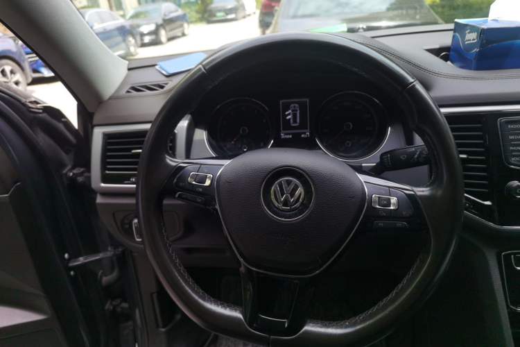 Used Volkswagen Teramont 2017 330TSI Two-Wheel-Drive Luxury Edition Steering Wheel