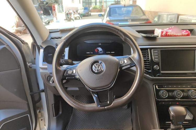 Used Volkswagen Teramont 2017 530 V6 Four-Wheel Drive Supreme Flagship Edition Steering Wheel