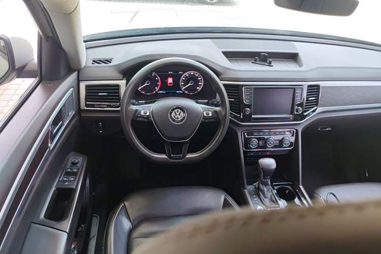 Used Volkswagen Teramont 2017 530 V6 Four-Wheel Drive Supreme Flagship Edition Steering Wheel