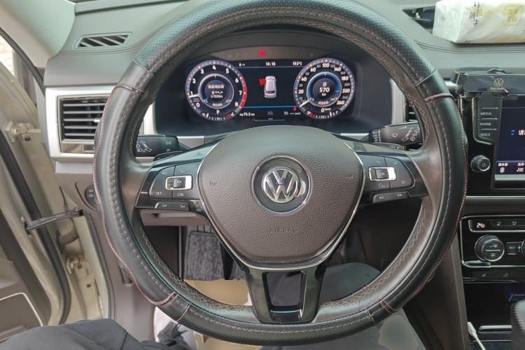 Used Volkswagen Teramont 2017 530 V6 Four-Wheel Drive Supreme Flagship Edition Steering Wheel