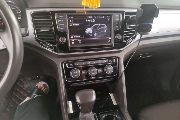 Used Volkswagen Teramont 2017 380TSI Four-Wheel Drive Luxury Edition Audio And AC Panel