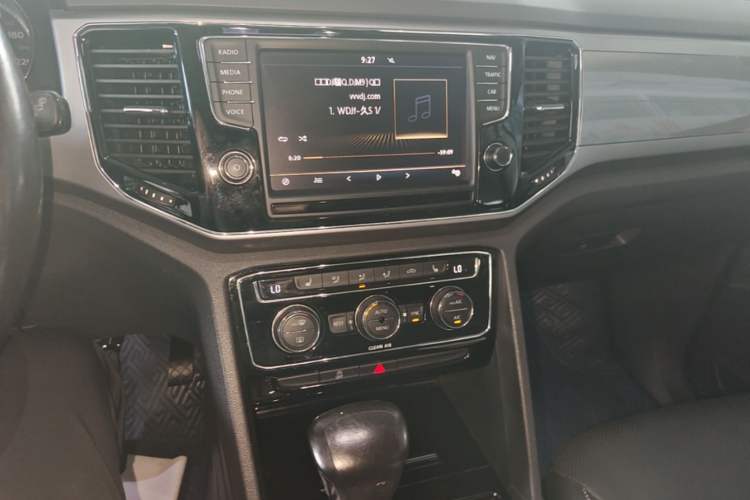 Used Volkswagen Teramont 2017 380TSI Four-Wheel Drive Luxury Edition Audio And AC Panel