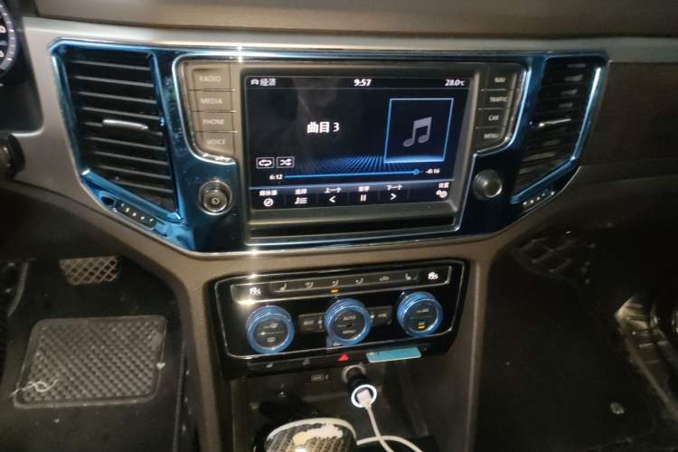 Used Volkswagen Teramont 2017 530 V6 Four-Wheel Drive Flagship Edition Audio And AC Panel