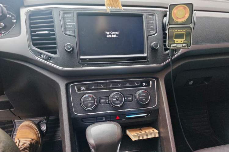 Used Volkswagen Teramont 2017 380TSI Four-Wheel Drive Luxury Edition Audio And AC Panel