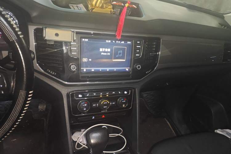 Used Volkswagen Teramont 2017 380TSI Four-Wheel Drive Luxury Edition Audio And AC Panel