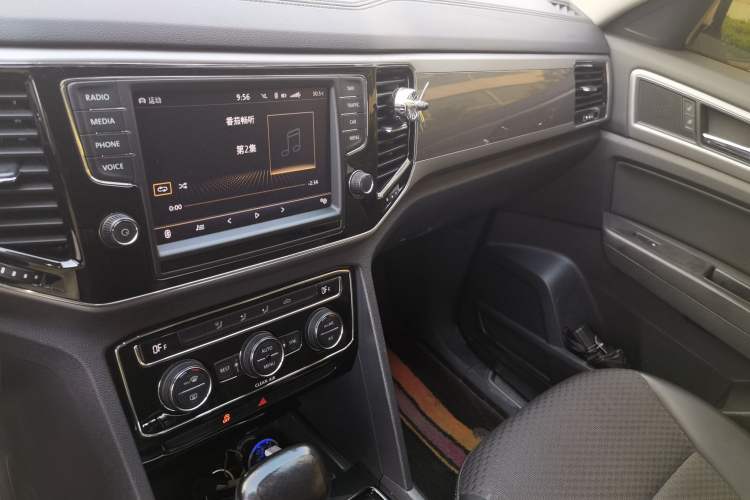 Used Volkswagen Teramont 2017 380TSI Four-Wheel Drive Comfort Edition Audio And AC Panel