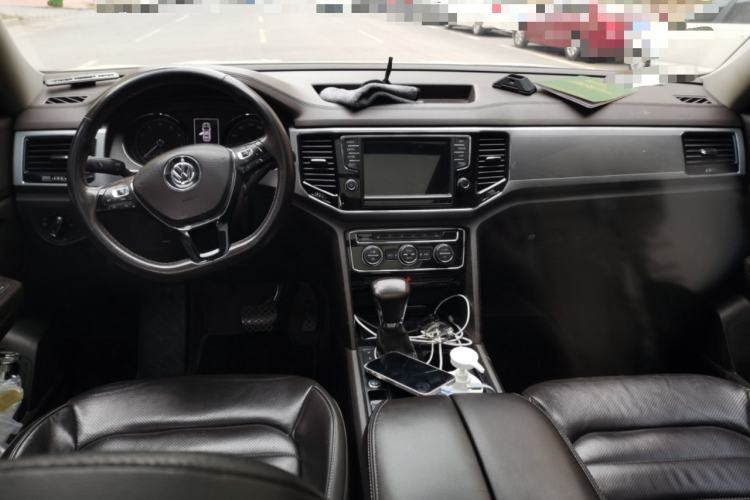 Used Volkswagen Teramont 2017 330TSI Two-Wheel-Drive Luxury Edition Center Console