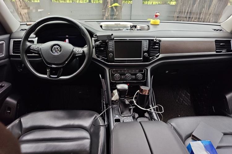 Used Volkswagen Teramont 2017 530 V6 Four-Wheel Drive Supreme Flagship Edition Center Console