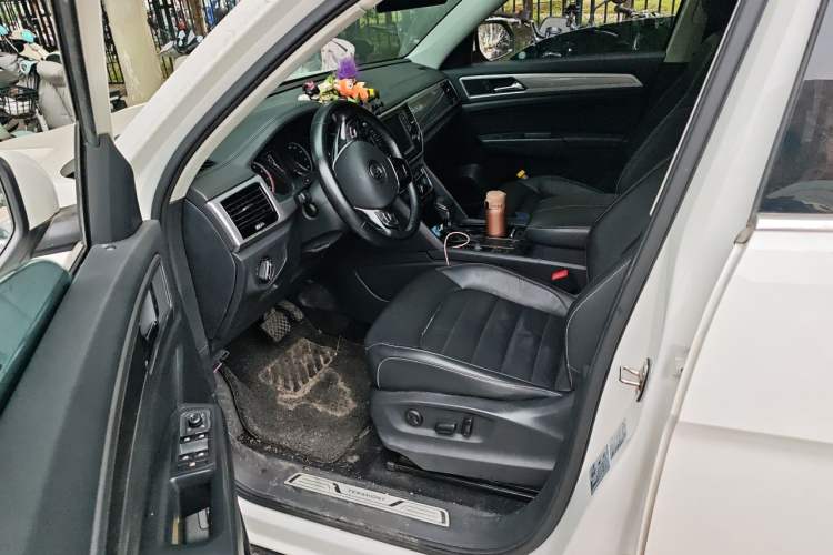 Used Volkswagen Teramont 2017 330TSI Two-Wheel-Drive Luxury Edition Driver Seat