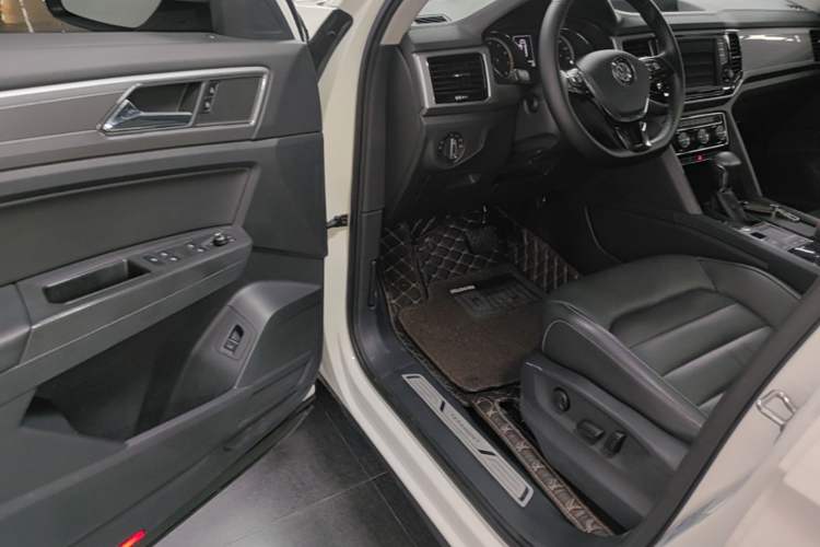 Used Volkswagen Teramont 2017 330TSI Two-Wheel-Drive Luxury Edition Driver Seat