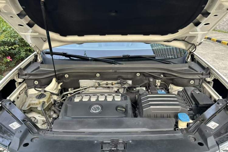 Used Volkswagen Teramont 2017 530 V6 Four-Wheel Drive Supreme Flagship Edition Engine Bay