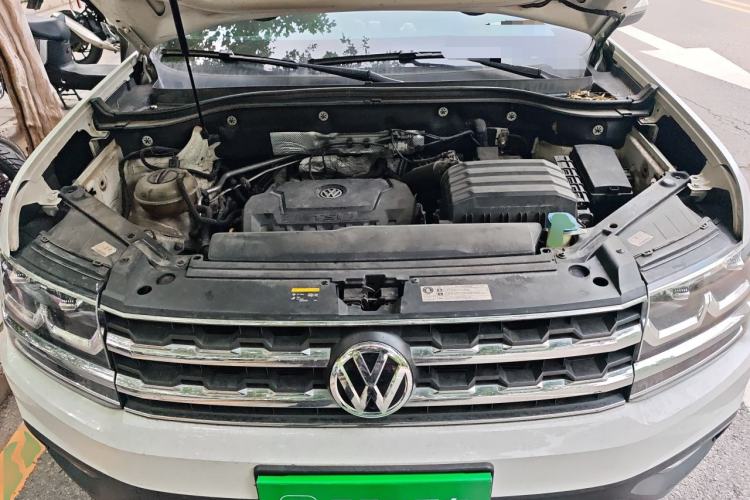 Used Volkswagen Teramont 2017 330TSI Two-Wheel-Drive Luxury Edition Engine Bay
