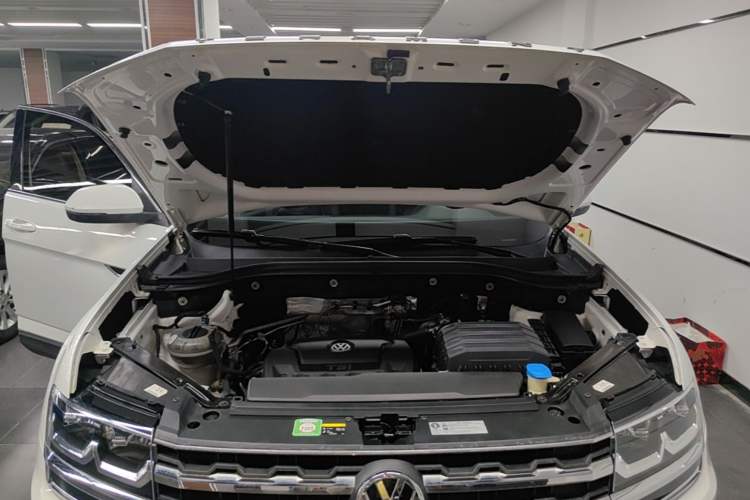 Used Volkswagen Teramont 2017 330TSI Two-Wheel-Drive Luxury Edition Engine Bay