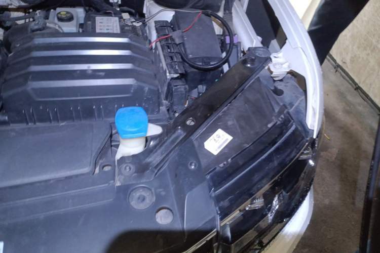 Used Volkswagen Teramont 2017 330TSI Two-Wheel-Drive Luxury Edition Engine Bay Left
