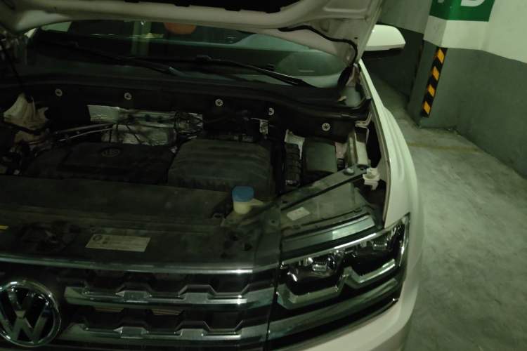 Used Volkswagen Teramont 2017 330TSI Two-Wheel-Drive Luxury Edition Engine Bay Left