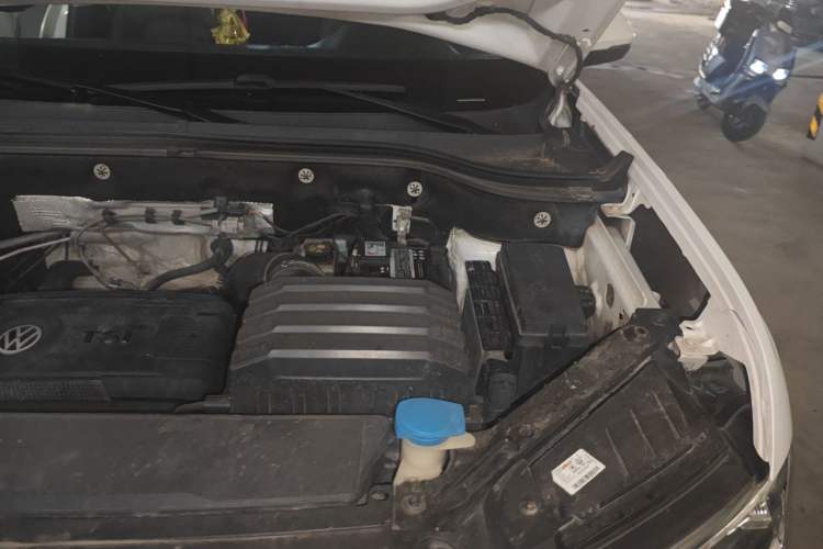 Used Volkswagen Teramont 2017 380TSI Four-Wheel Drive Luxury Edition Engine Bay Left