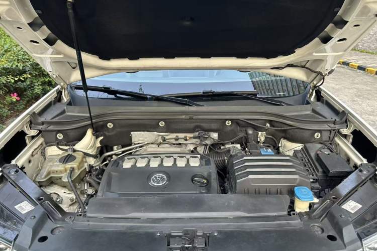 Used Volkswagen Teramont 2017 530 V6 Four-Wheel Drive Supreme Flagship Edition Engine Bay