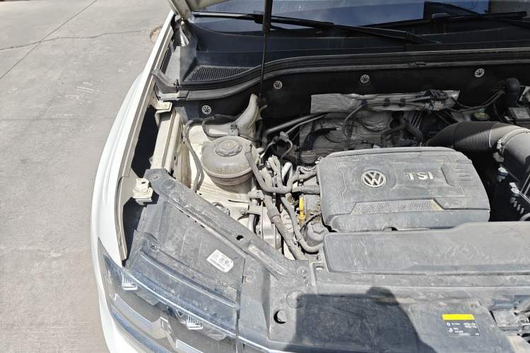Used Volkswagen Teramont 2017 380TSI Four-Wheel Drive Luxury Edition Engine Bay Right