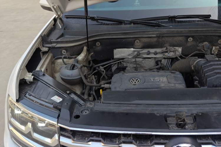 Used Volkswagen Teramont 2017 380TSI Four-Wheel Drive Luxury Edition Engine Bay Right